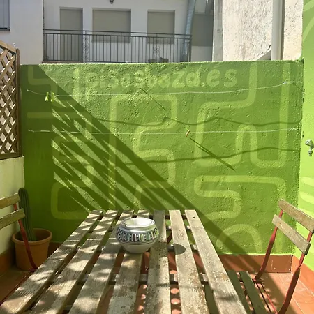 Pisos Baza, Tres Apartmentos En